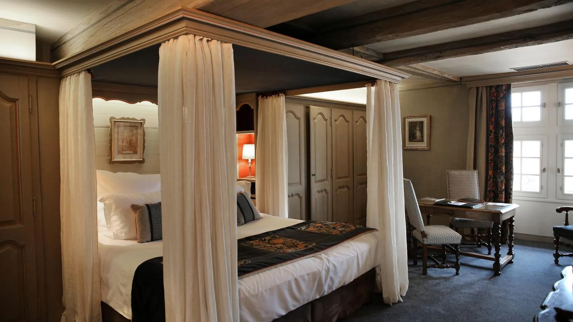Chateau De Mercues