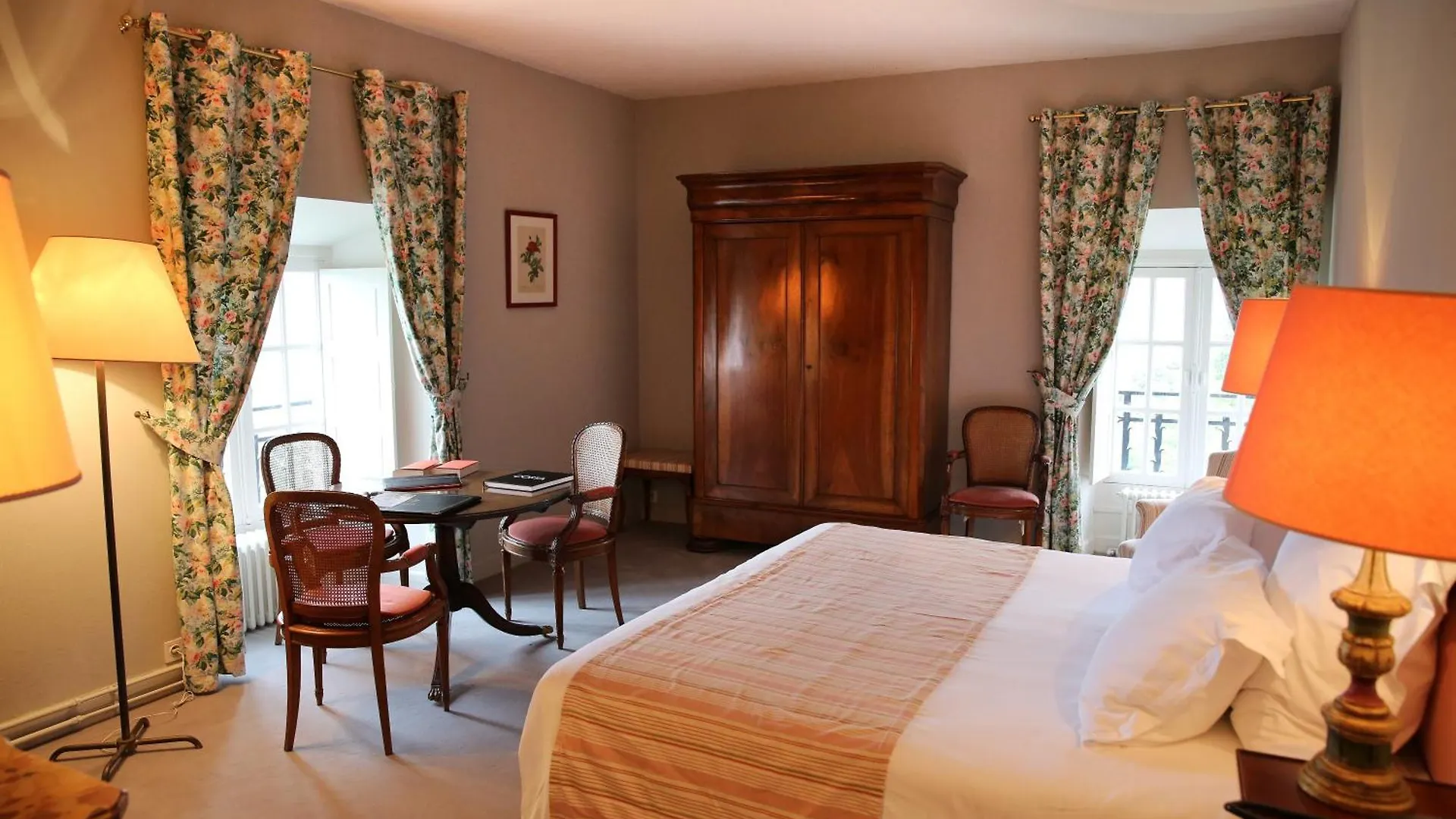 Chateau De Mercues 4*,  France