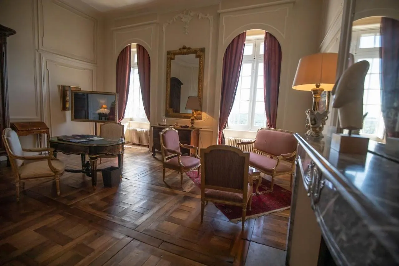 Chateau De Mercues