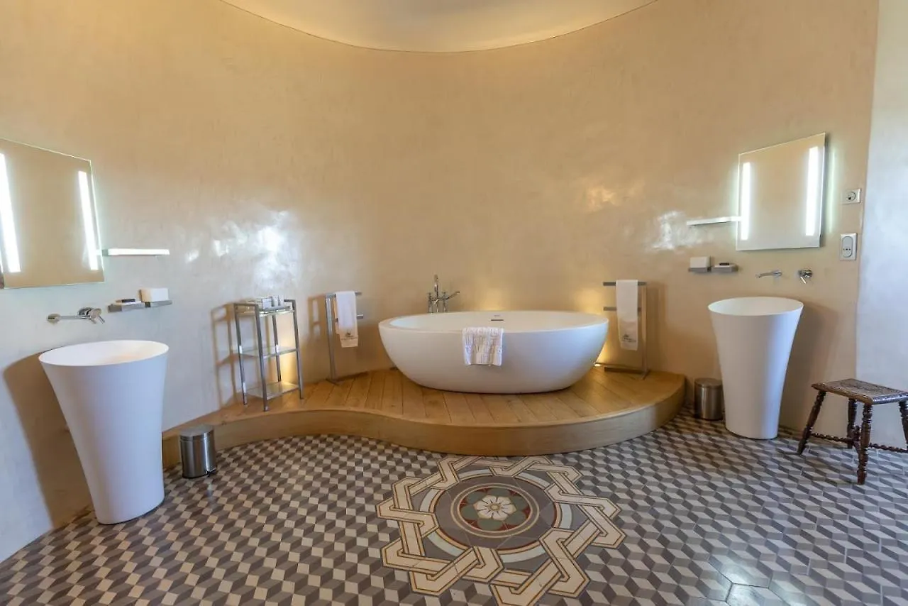 Chateau De Mercues Hotel