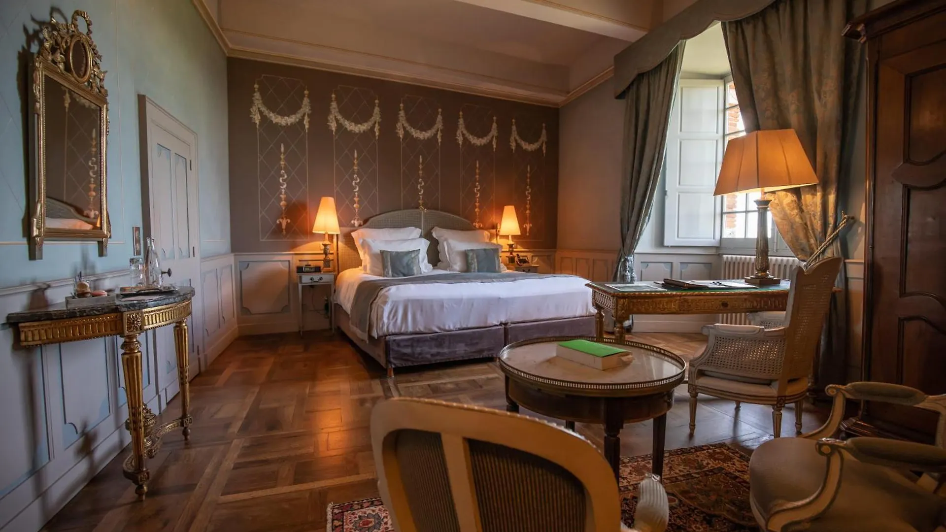 Chateau De Mercues 4*,  France
