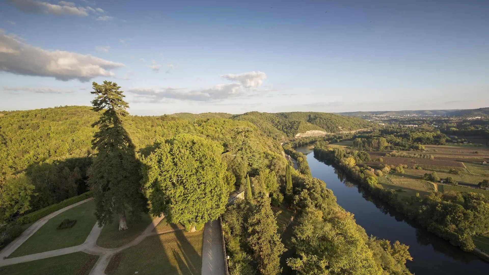 Chateau De Mercues