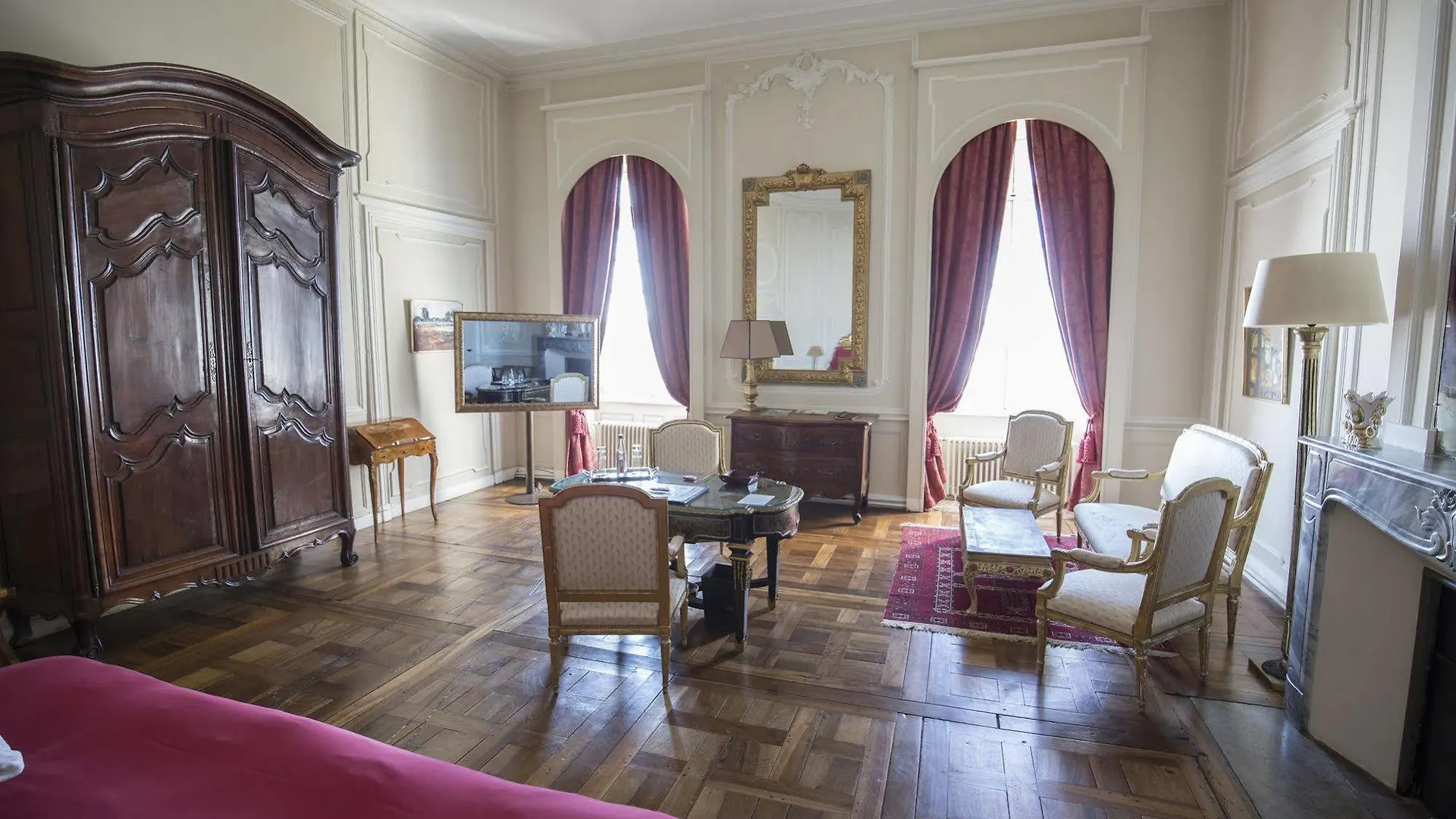 Chateau De Mercues