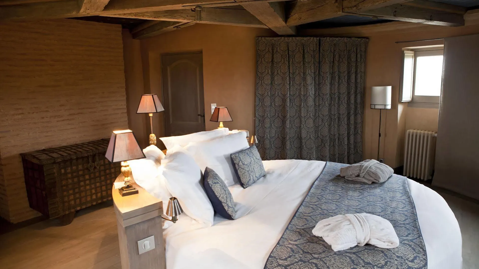 Chateau De Mercues Hotel